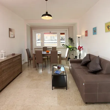 Alice Apartment *